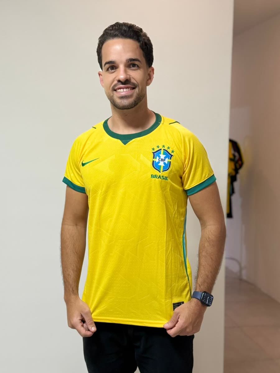 Camisa Masculina Seleção Brasileira Nacional 1ª linha — Amarela — Modelo 1